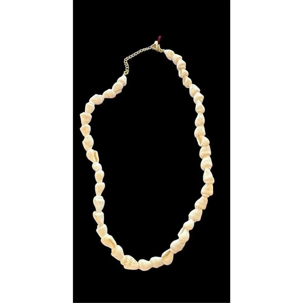 ShashiβTolira Shell NeclaceβNew